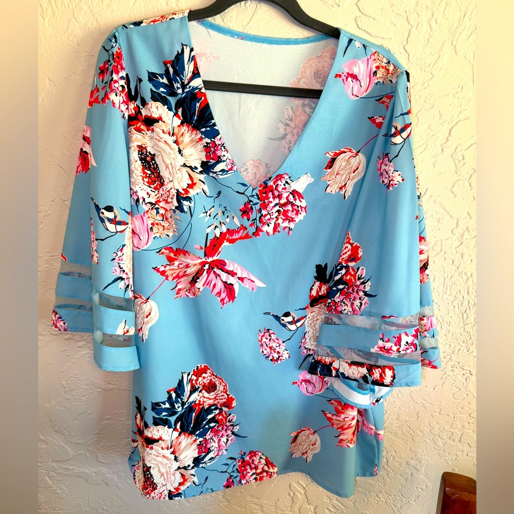 Floral V-Neck Women's Top - size XXL